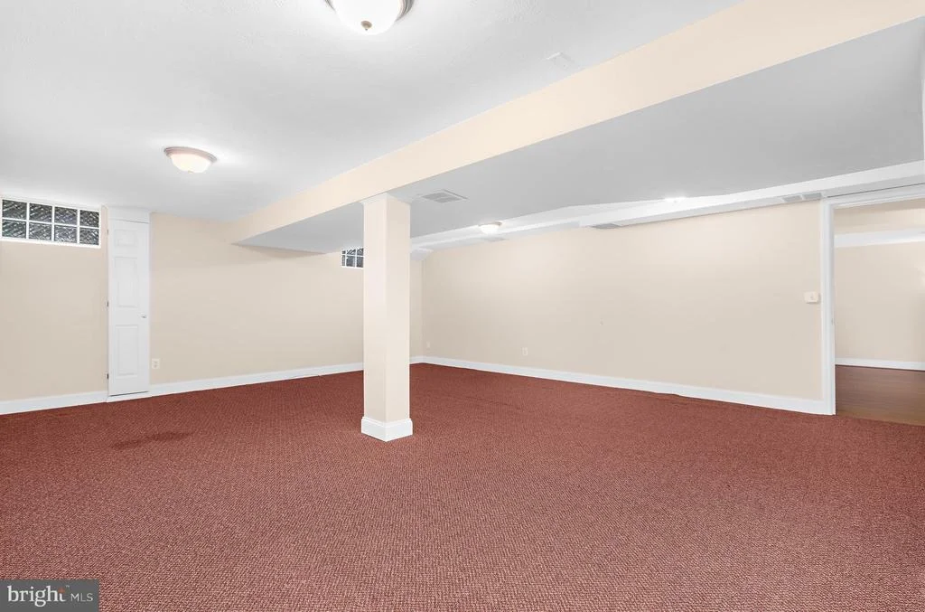 Photo of 668 WHITE SWAN DRIVE