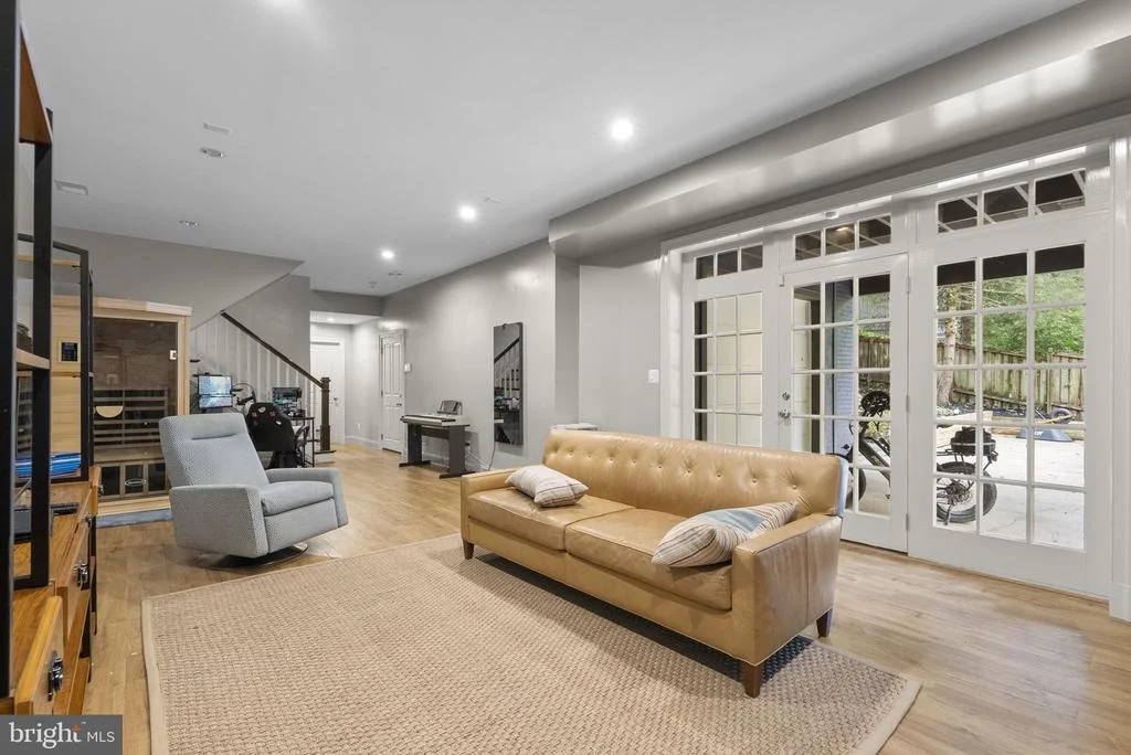 Photo of 8025 RIVERSIDE DRIVE