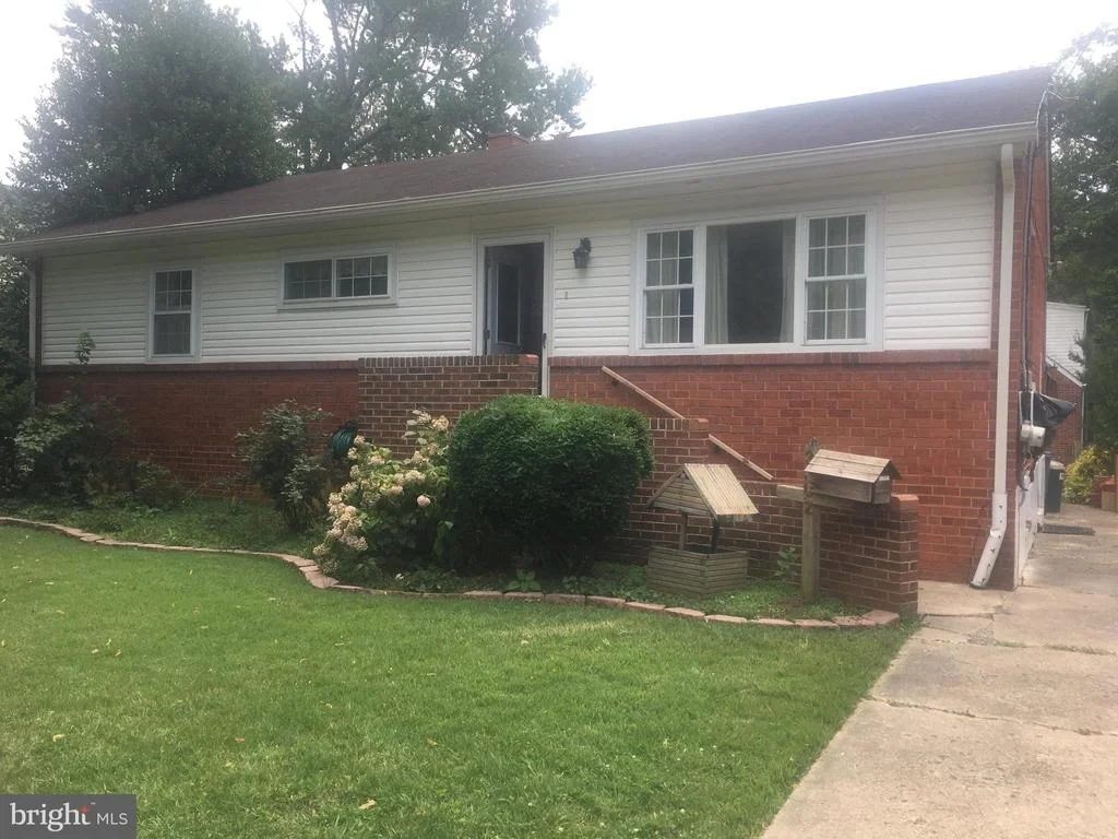 Photo of 3302 MOLINE ROAD
