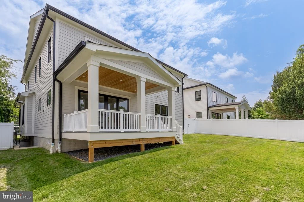 Photo of 9512 FOREST ROAD