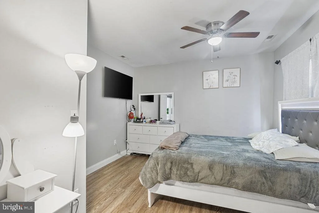 Photo of 8489 ARBUTUS ROAD