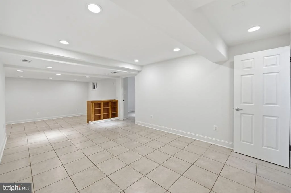 Photo of 909 WILLOWLEAF WAY