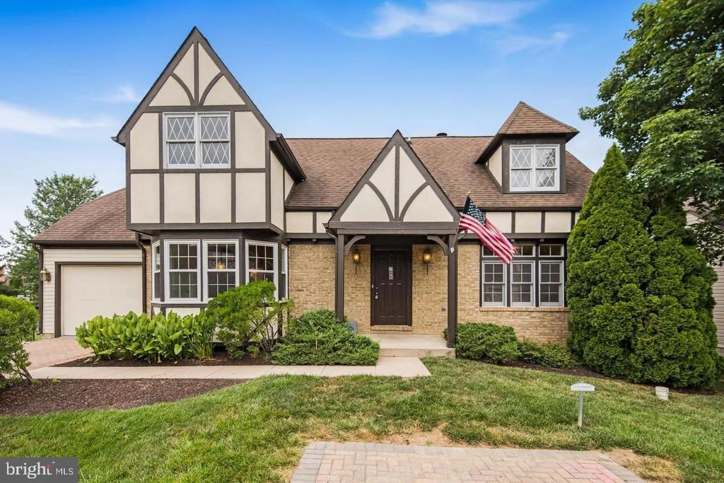 Photo of 2379 BEAR DEN ROAD