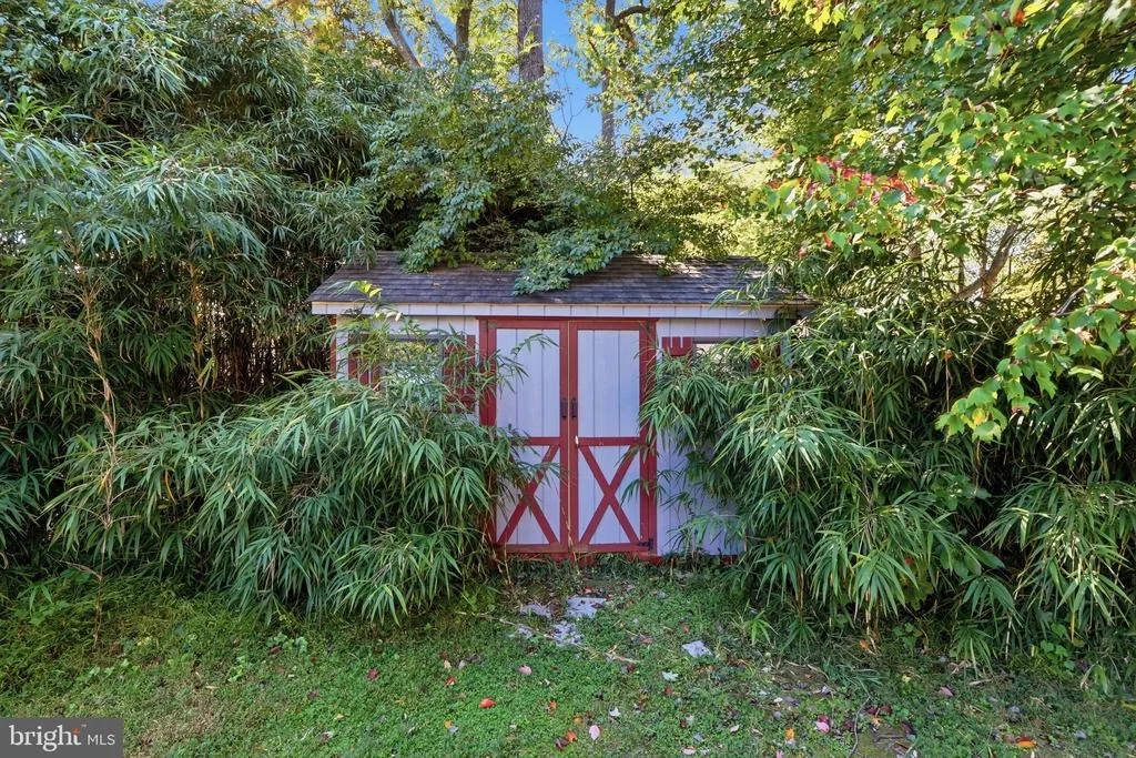Photo of 702 DRYDEN STREET
