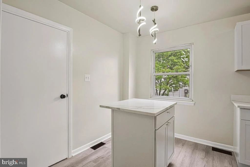 Photo of 1229 DELAFIELD PLACE NE