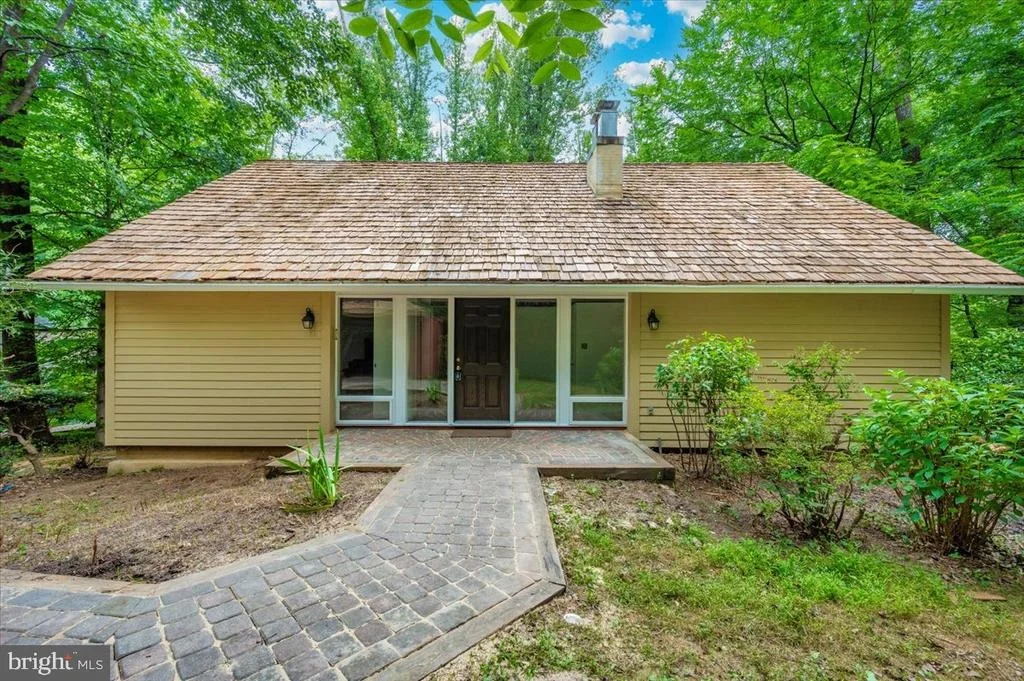 Photo of 9441 HOLBROOK