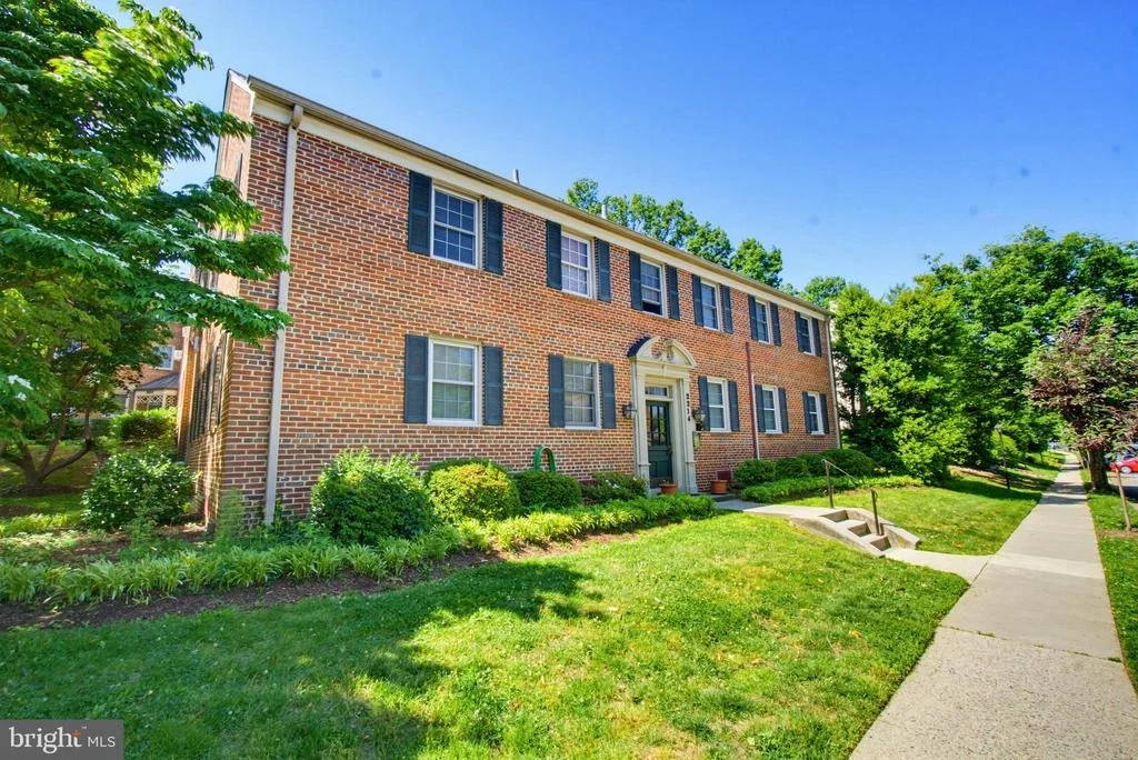 Photo of Unit 201 at 2214 COLSTON DRIVE