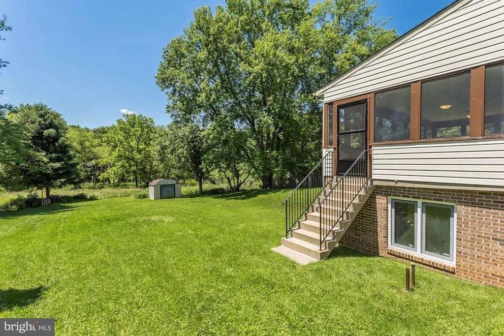 Photo of 18312 QUEEN ELIZABETH DRIVE