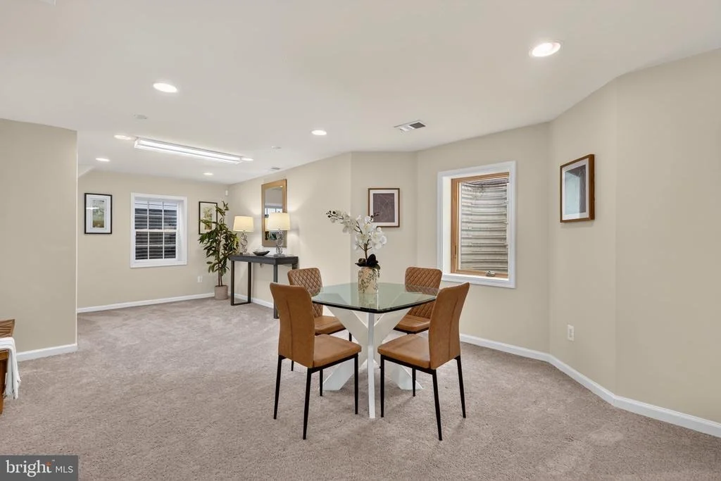 Photo of 6482 WARWICK CIRCLE