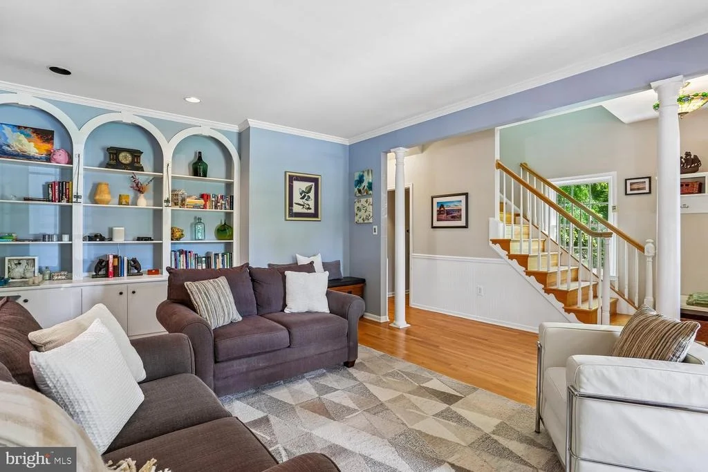 Photo of 465 TSCHIFFELY SQUARE ROAD