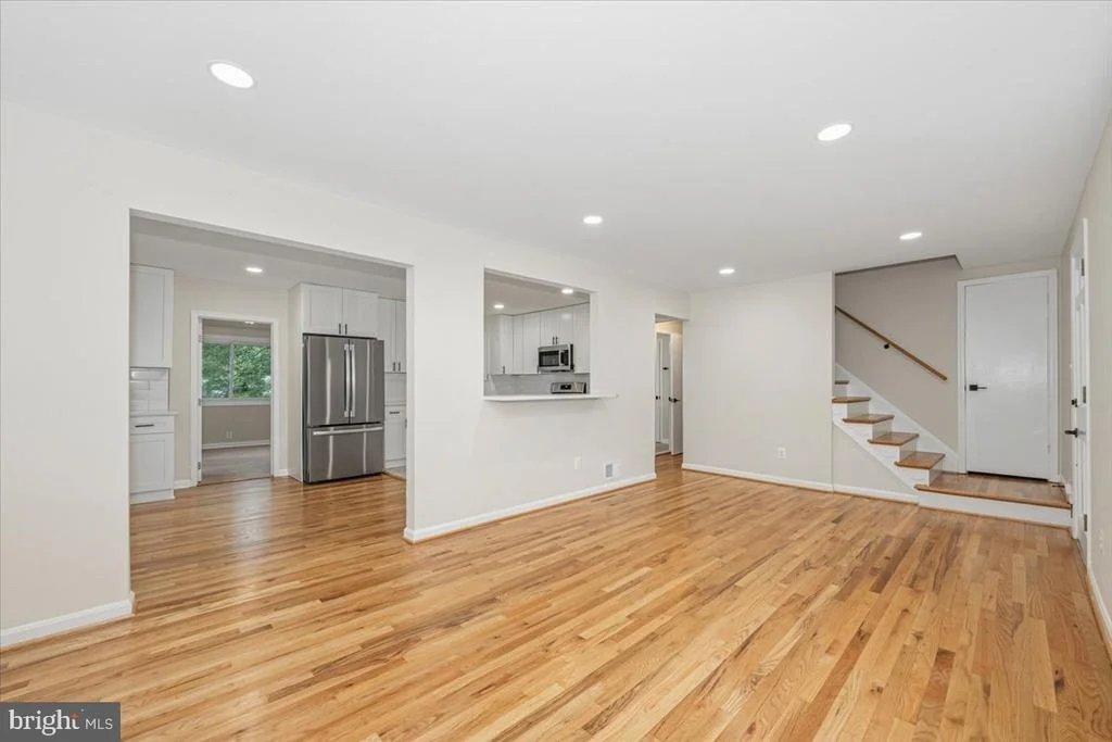 Photo of 8624 PARLIAMENT DRIVE