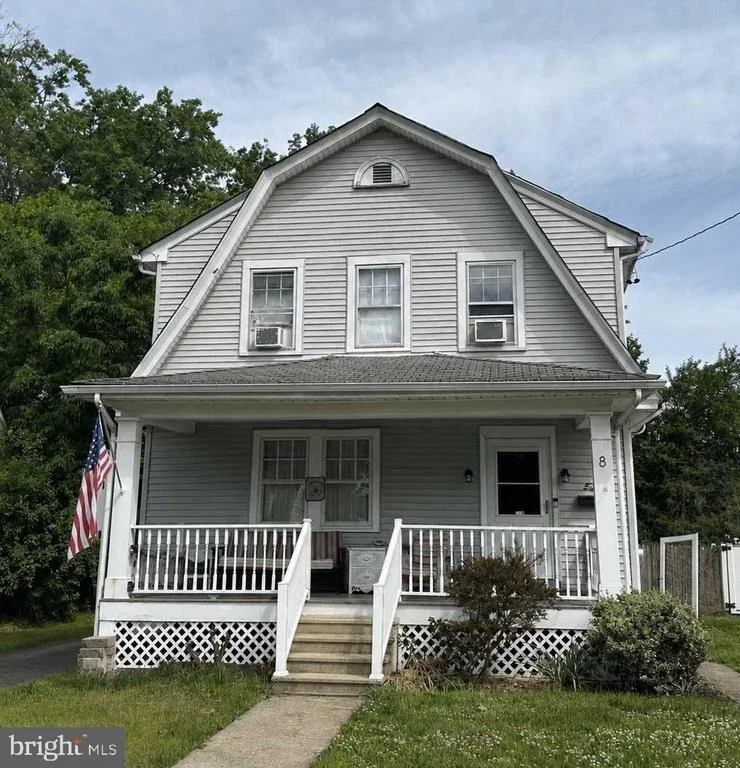 Photo of 8 PENNROAD AVE