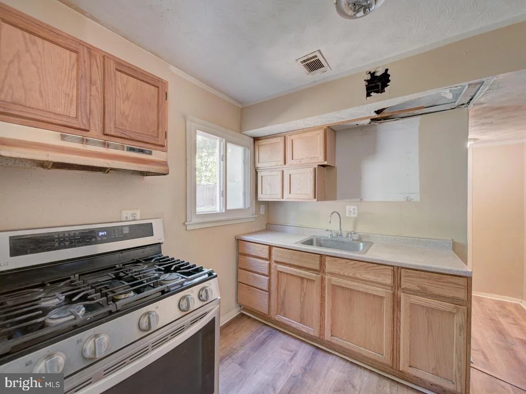 Photo of 9303 KIMBARK AVENUE