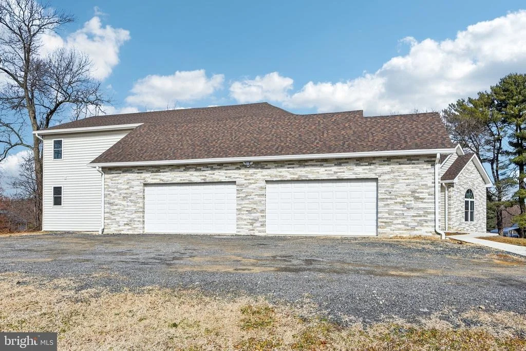 Photo of 8325 GROVE ANGLE ROAD