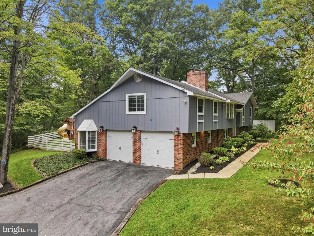 Photo of 2110 HALLMARK DRIVE