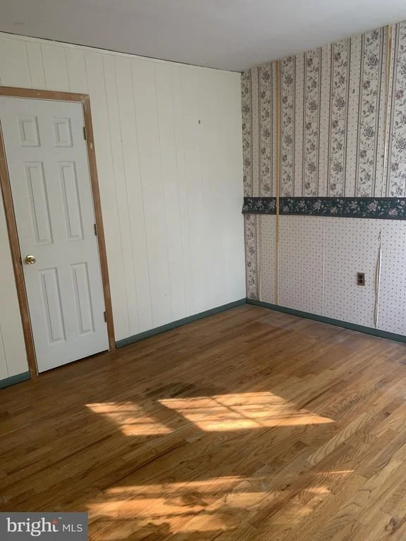 Photo of 1006 CRESTOVER ROAD