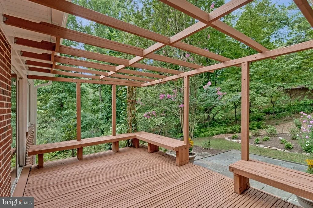 Photo of 2213 APPLE TREE LANE