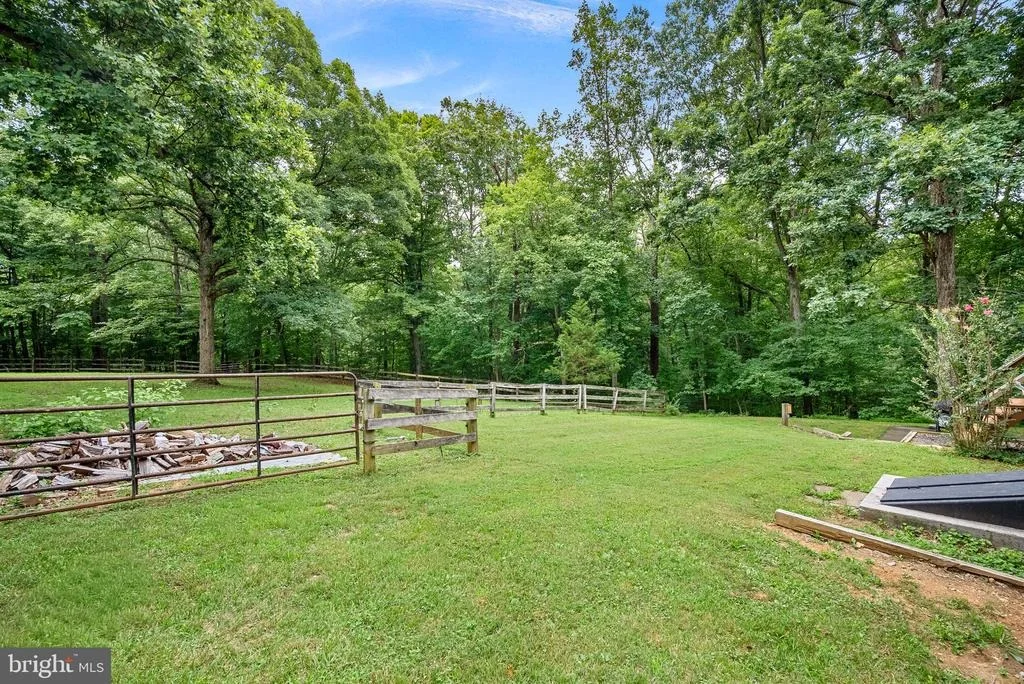 Photo of 1263 FROGTOWN ROAD
