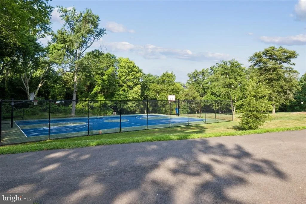 Photo of 6016 WILLIAMSBURG ROAD