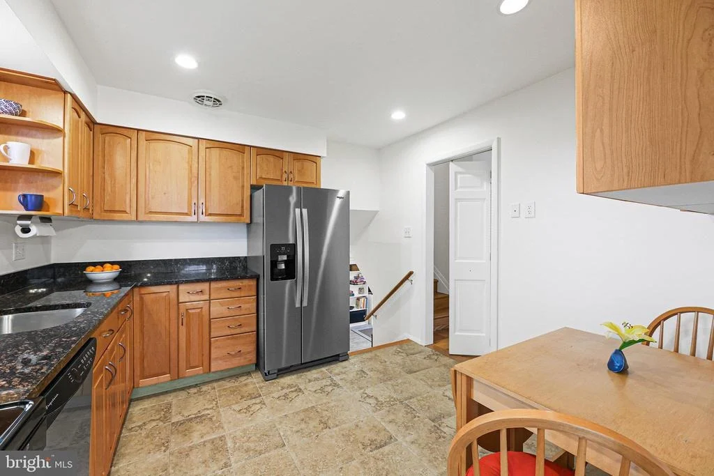 Photo of 4616 EXETER STREET