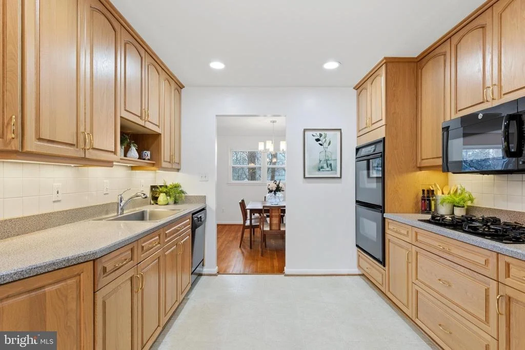 Photo of 11705 DEVILWOOD COURT