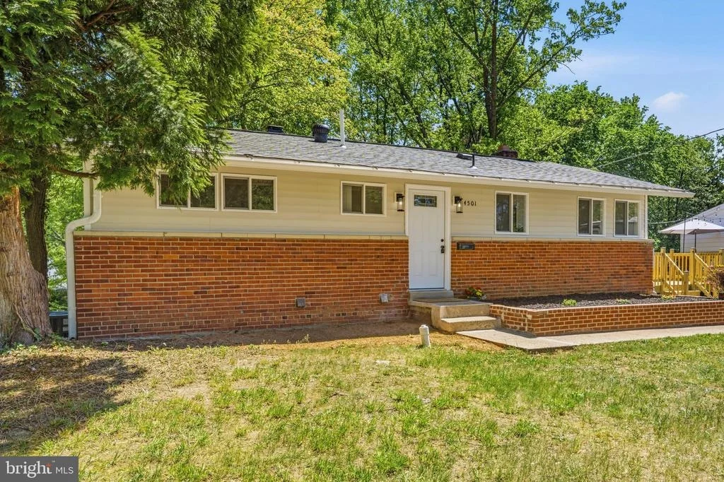 Photo of 4501 APPLE TREE DRIVE
