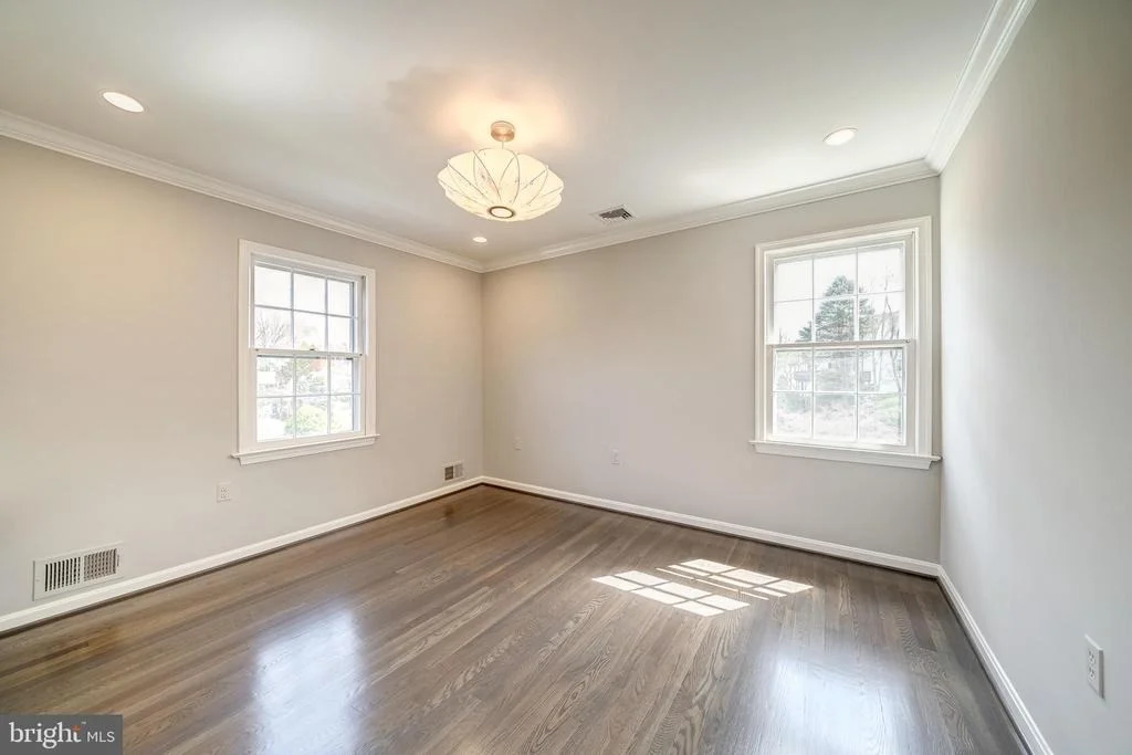 Photo of 6202 NETHERCOMBE COURT