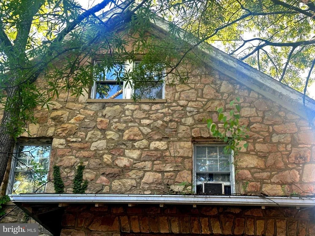 Photo of 2915 KEY BOULEVARD