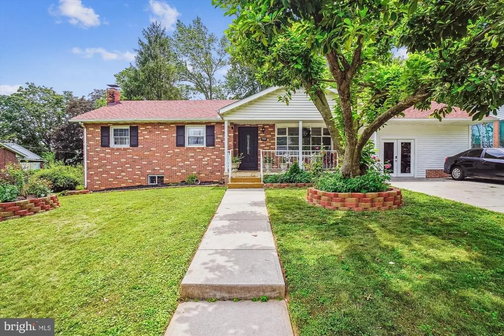 Photo of 702 MIDWAY DRIVE