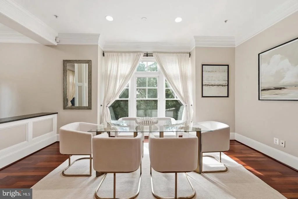 Photo of 4462 MACARTHUR BOULEVARD NW