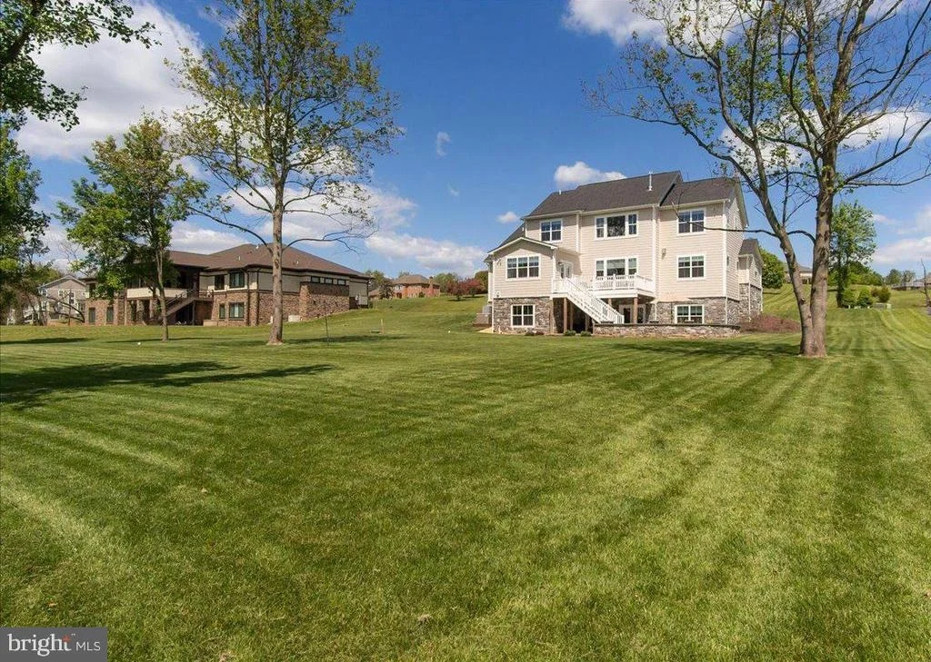 Photo of 7172 MEADOWBROOKE DRIVE