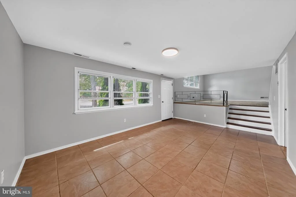 Photo of 714 S HARMONY ROAD