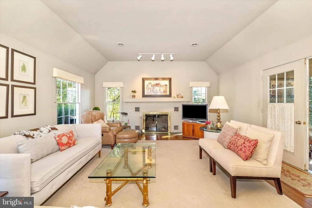 Photo of 5433 SHOOKSTOWN ROAD