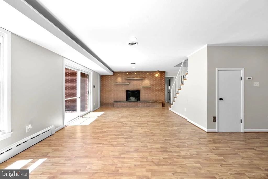 Photo of 18015 MUNCASTER ROAD