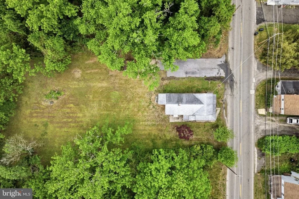 Photo of 523 HAY ROAD