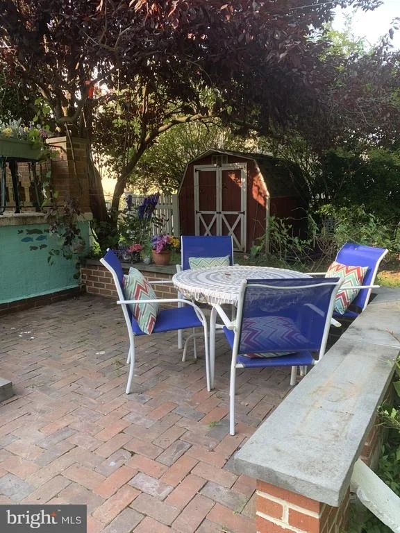 Photo of 1006 CRESTOVER ROAD
