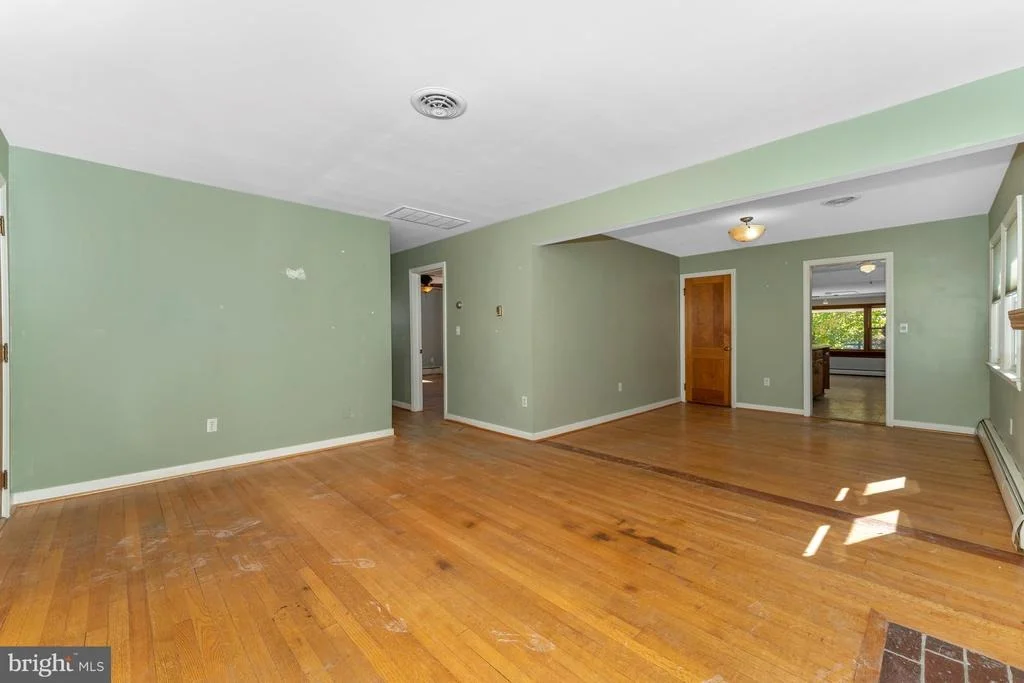 Photo of 406 LEE PLACE
