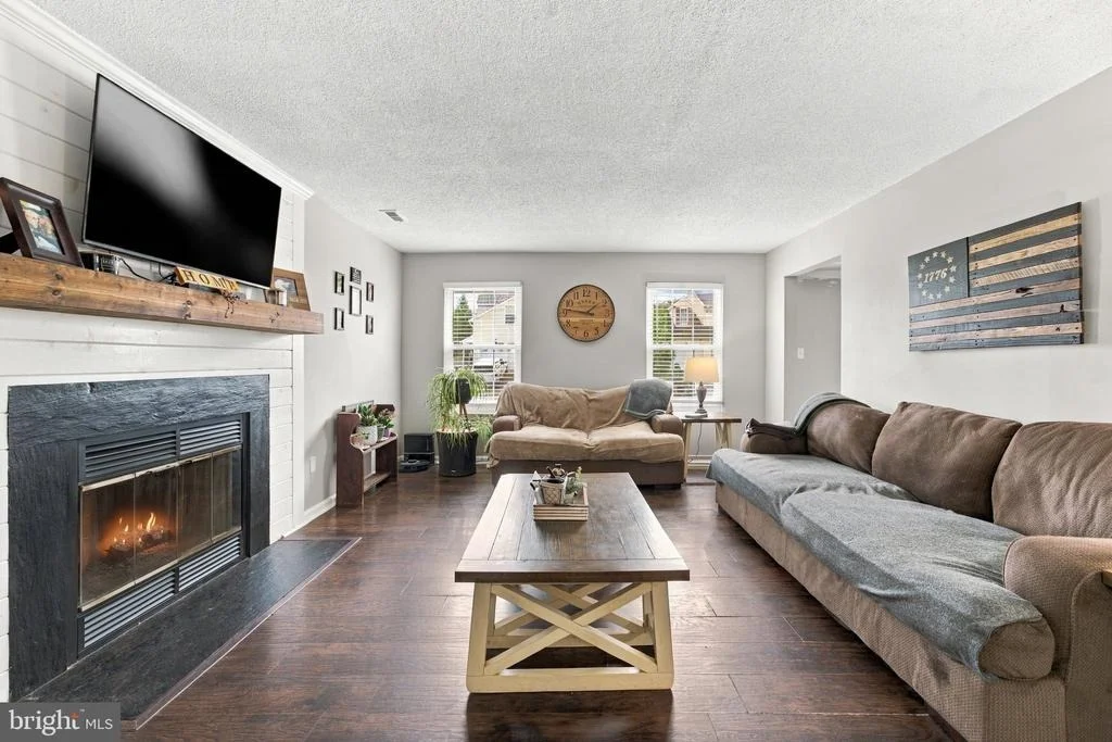 Photo of 1421 N THOMAS WAY