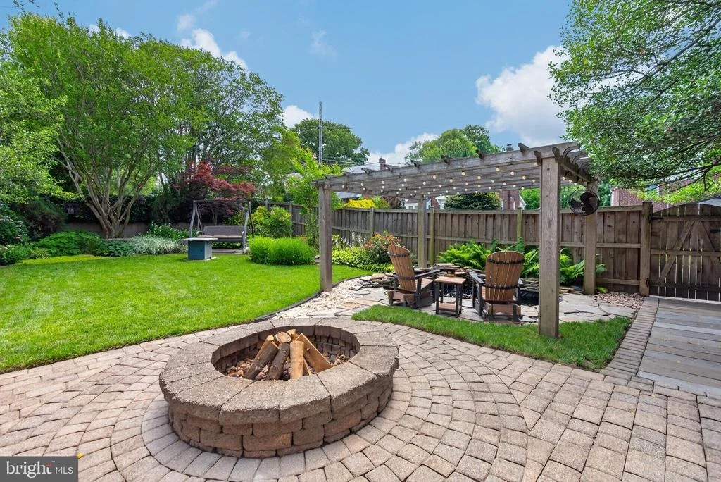 Photo of 9701 LAWNDALE DRIVE
