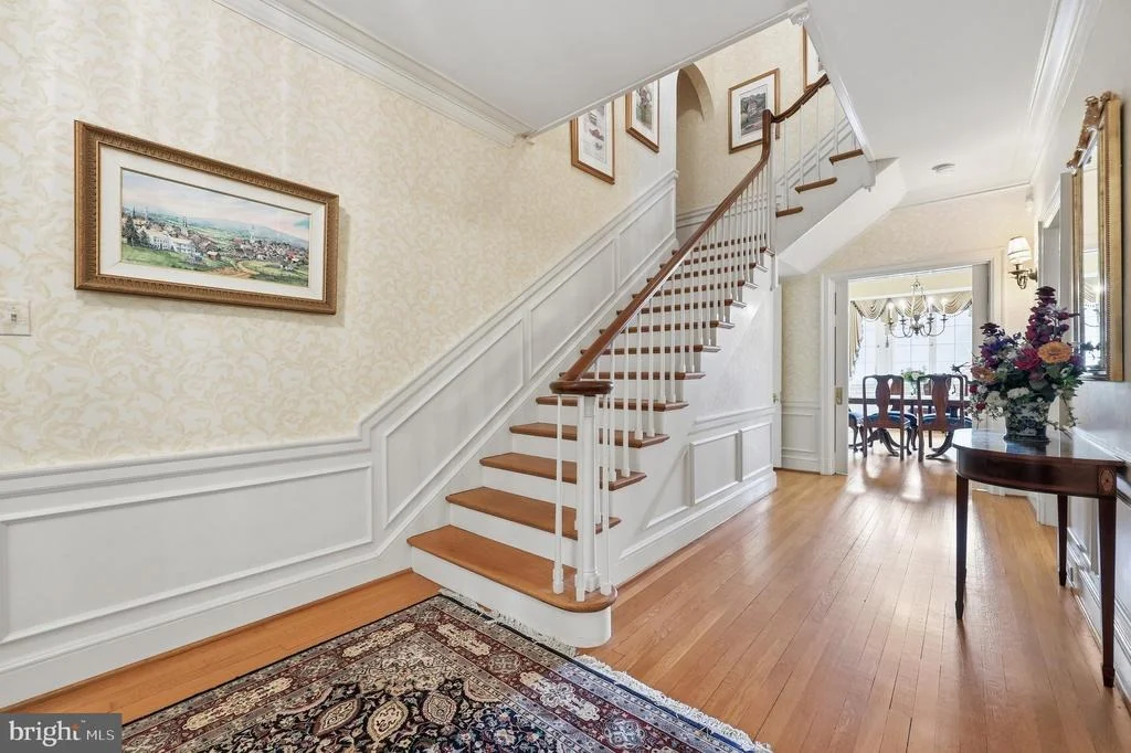 Photo of 310 UPPER COLLEGE TERRACE