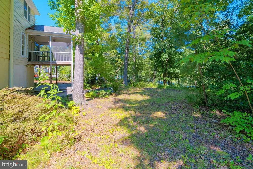 Photo of 142 W SHORE DRIVE