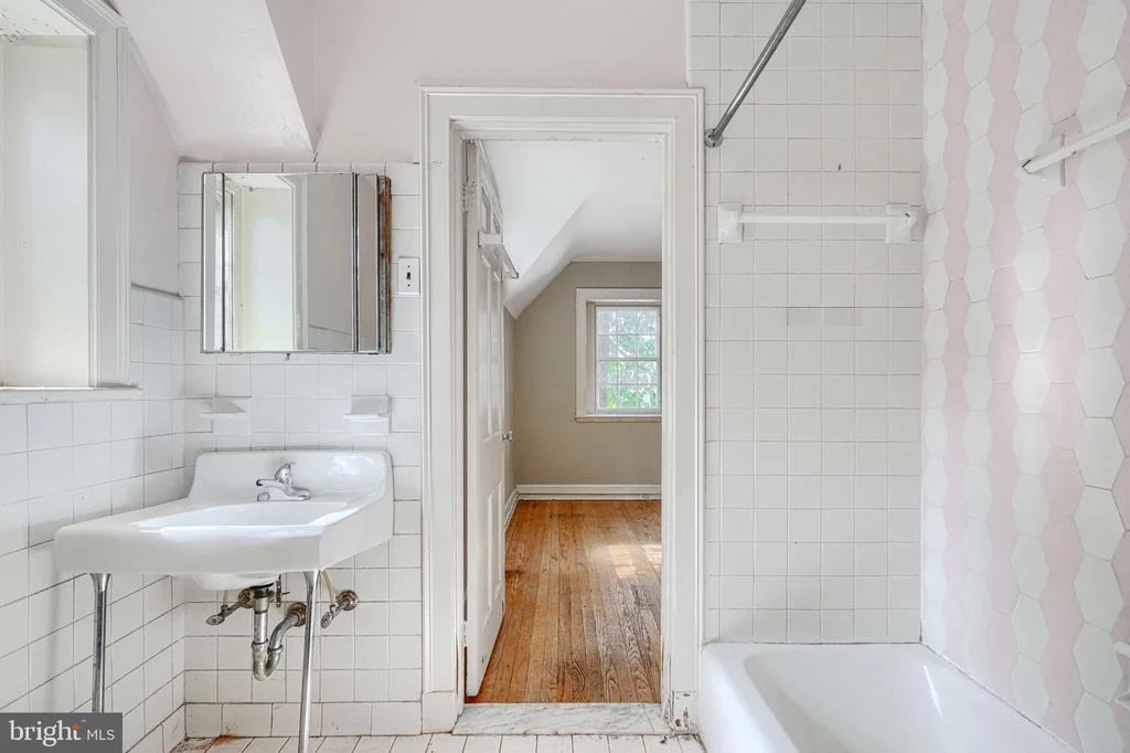 Photo of 15 W COLD SPRING LANE