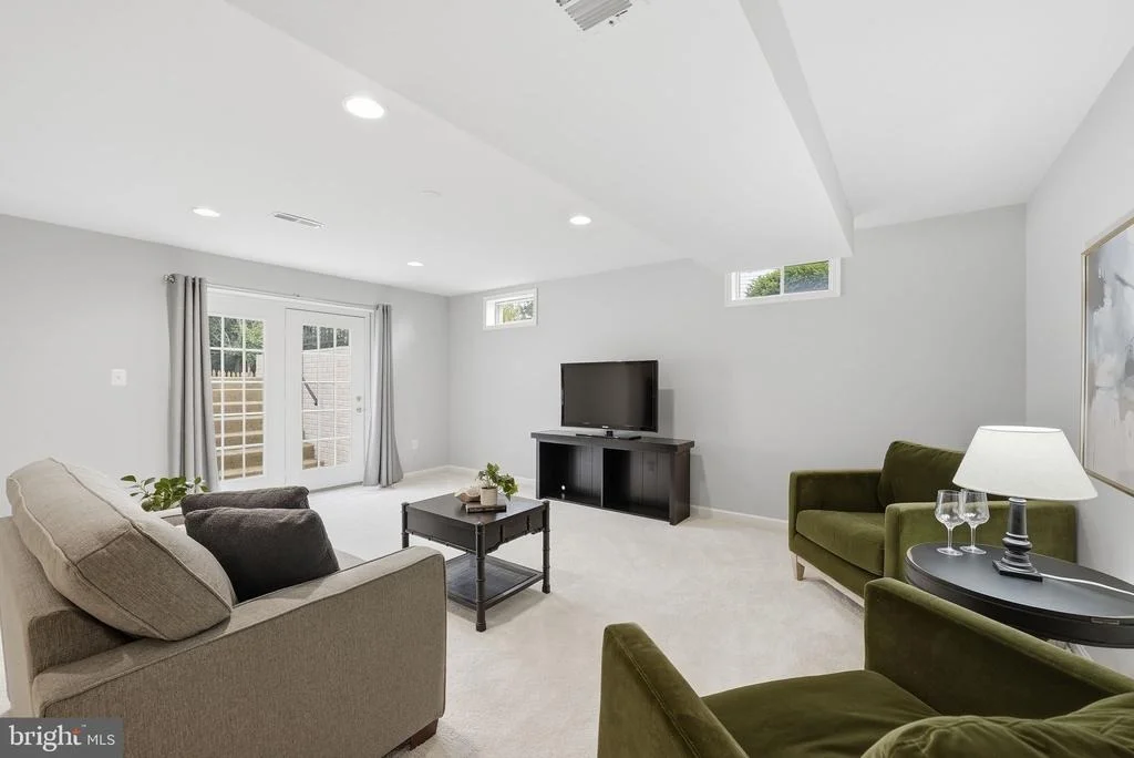 Photo of 44028 TAVERN DRIVE