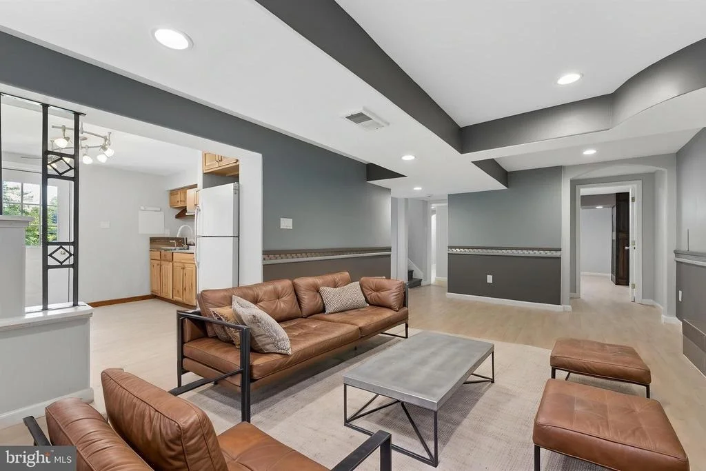 Photo of 8816 SAUNDERS LANE