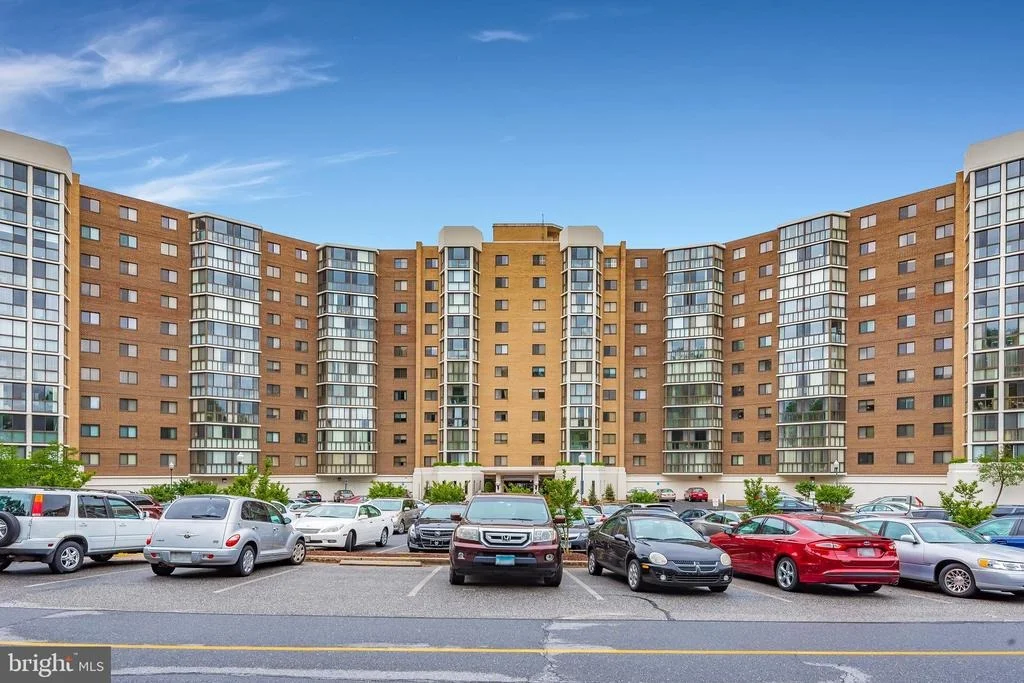 Photo of Unit 4308 at 15100 INTERLACHEN DRIVE