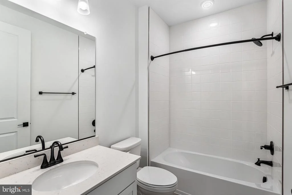 Photo of 2079 SPRINGVALE DRIVE