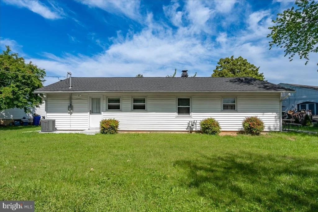 Photo of 302 MANOR COURT