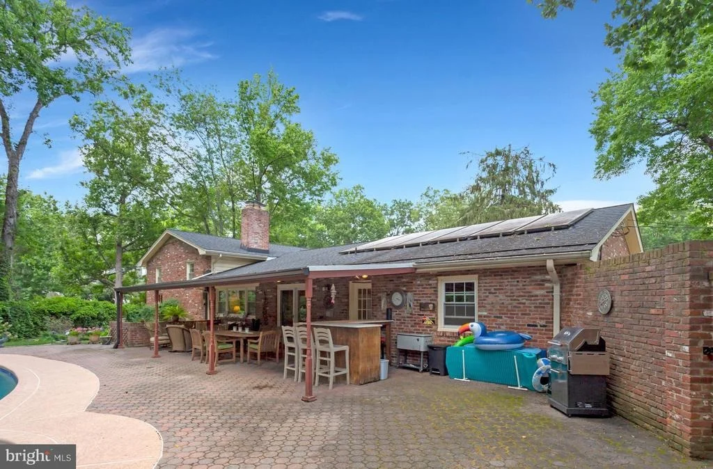 Photo of 4401 DOLPHIN LANE