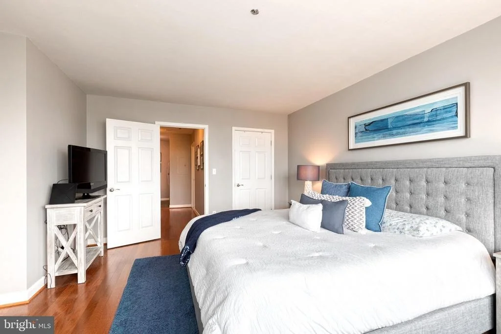 Photo of Unit 305 at 100 HARBORVIEW DRIVE