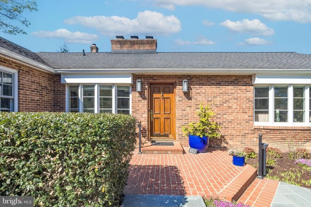 Photo of 9352 MOUNT VERNON CIRCLE